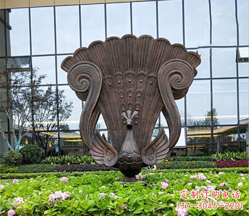 太原装点家园的精美孔雀雕塑