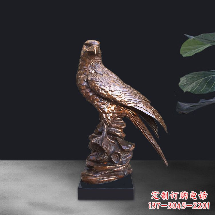 太原精美雕刻的老鹰雕塑摆件
