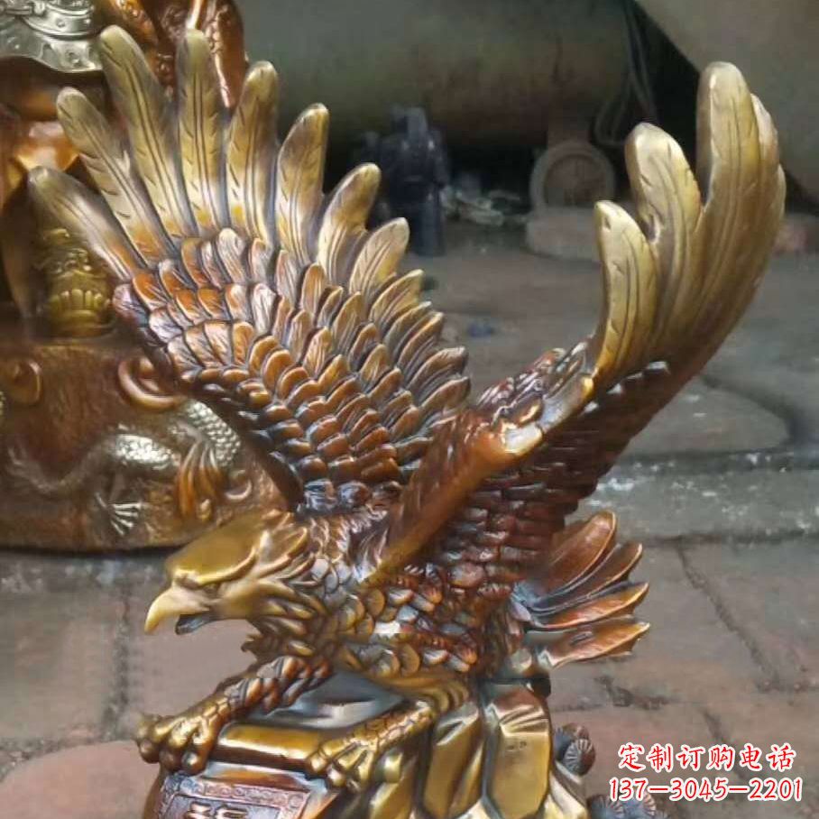 太原雕塑精灵:翱翔于天际的老鹰雕塑