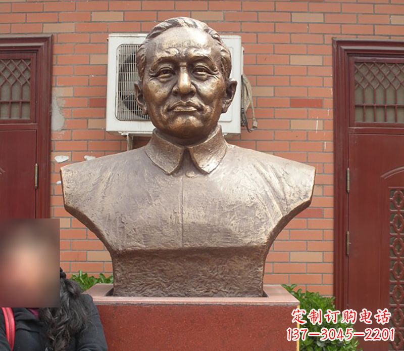 太原铜雕李四,与众不同的光头匠艺