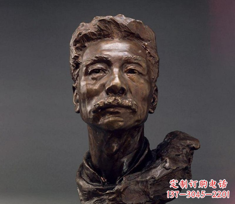 太原鲁迅校园名人铜雕,展现鲁迅文学精神