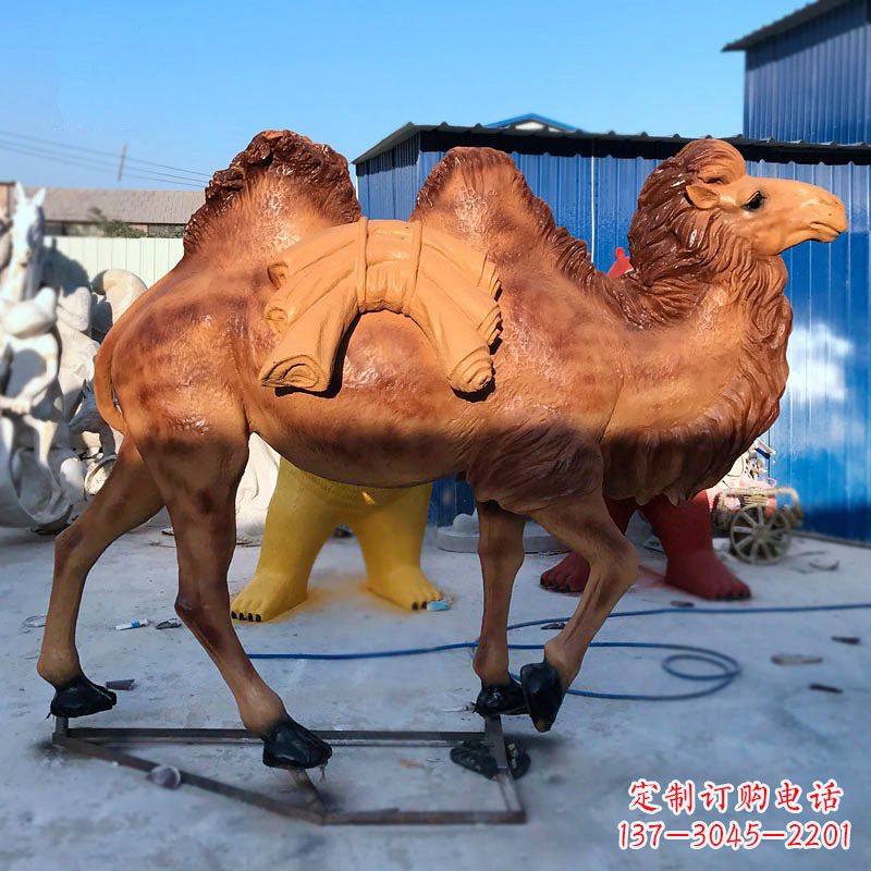 太原雕刻精美的骆驼玻璃钢仿真雕塑