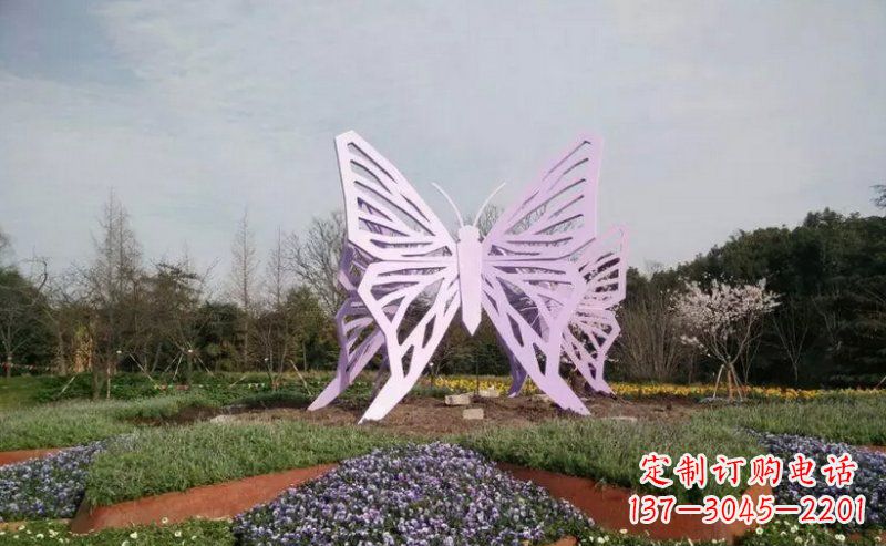 太原流动而优雅的蝴蝶雕塑