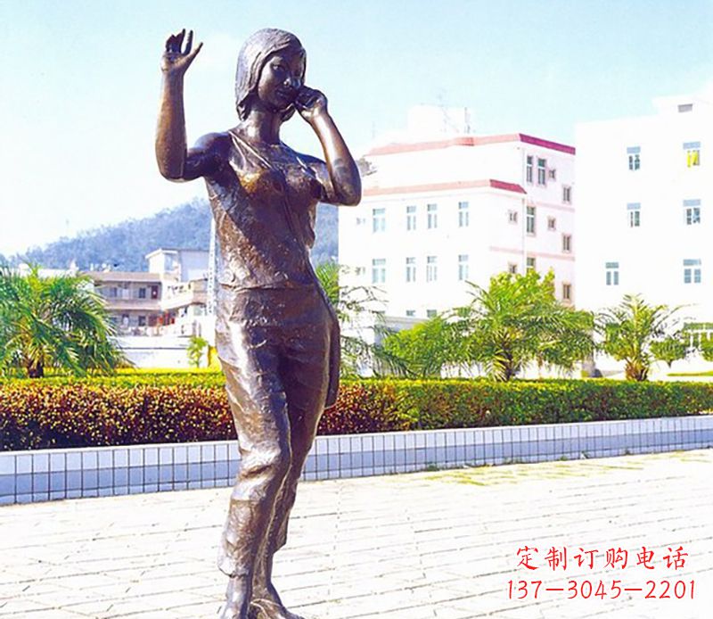 太原美女打电话广场景观铜雕