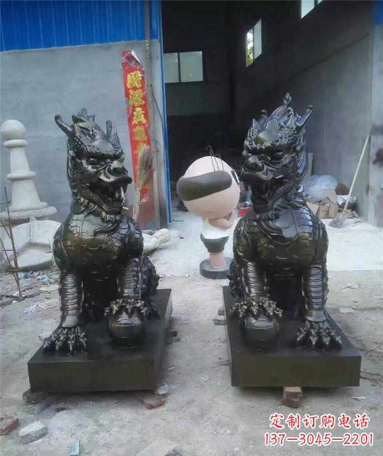 太原门口踩球麒麟古代神兽铜雕