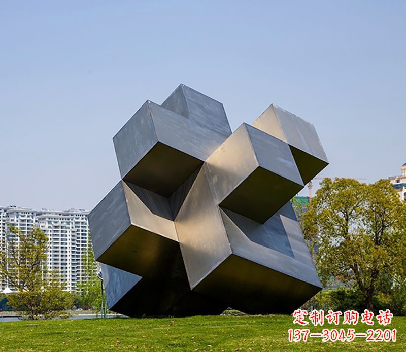太原童年回忆,用魔方不锈钢雕塑激发梦想