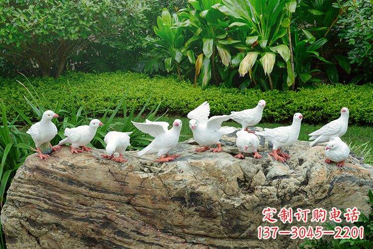 太原母亲抱孩子鸽子雕塑