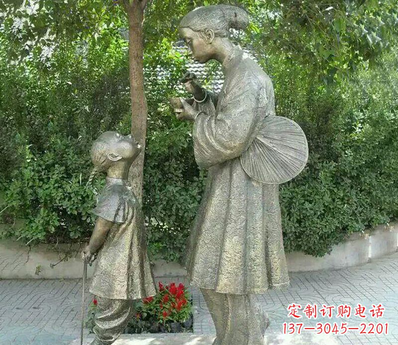 太原用浓浓母爱温暖心中的母亲雕塑