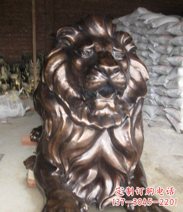 太原静静躺在你身边,西洋狮子铜雕塑给你精致的拥抱