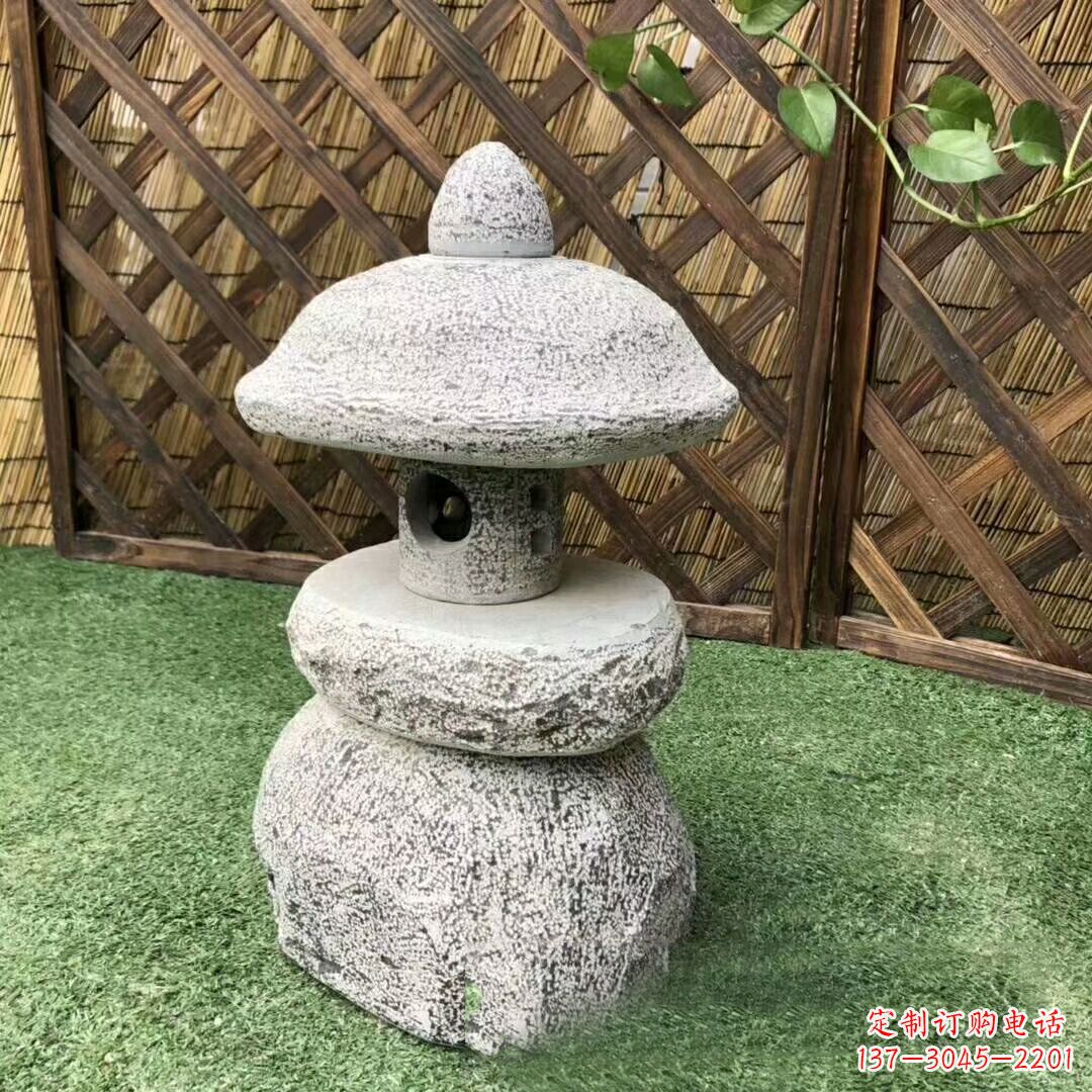 太原青石仿古灯笼雕塑,实现仿古风格的彰显
