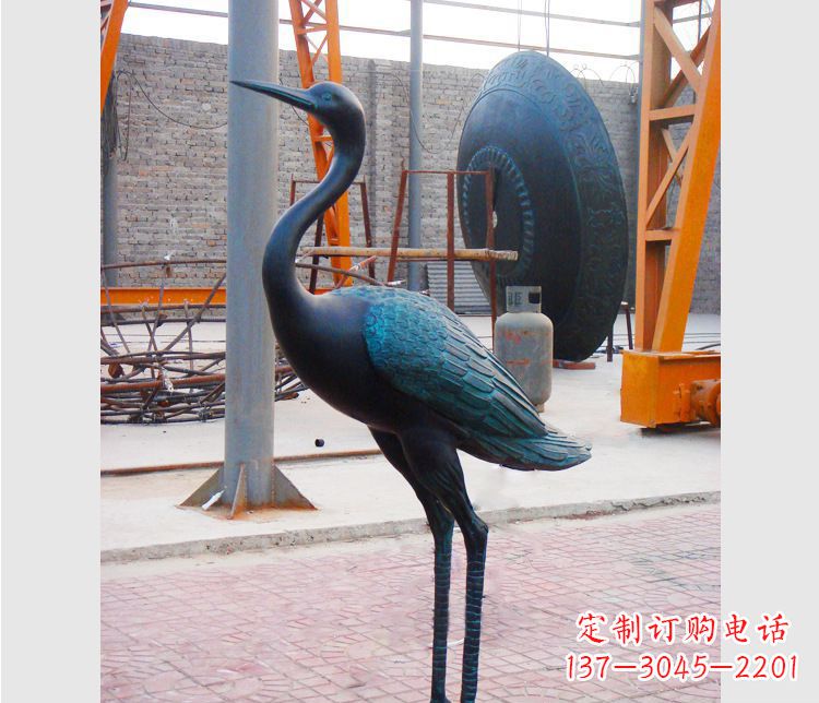太原青铜仙鹤雕塑:展现古典和谐之美