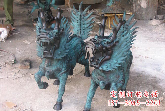 太原追求完美的青铜麒麟雕塑