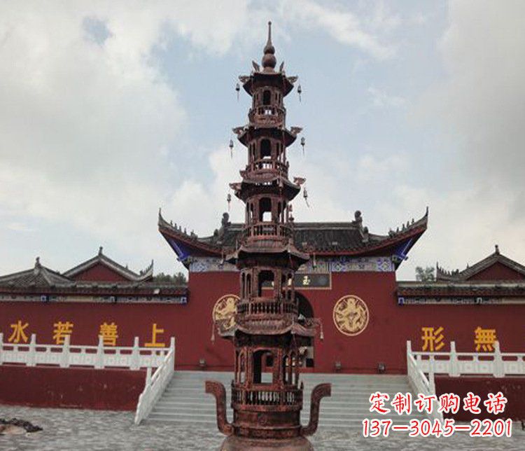 太原三足铜香炉雕塑,精美绝伦