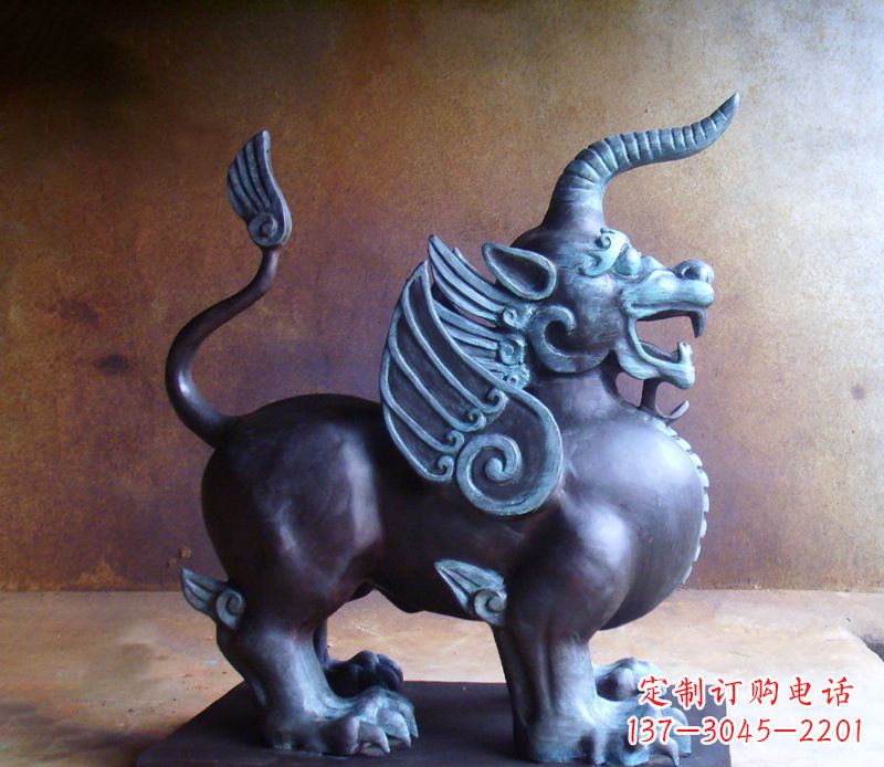 太原传承中国神兽文化的独角兽铜雕塑