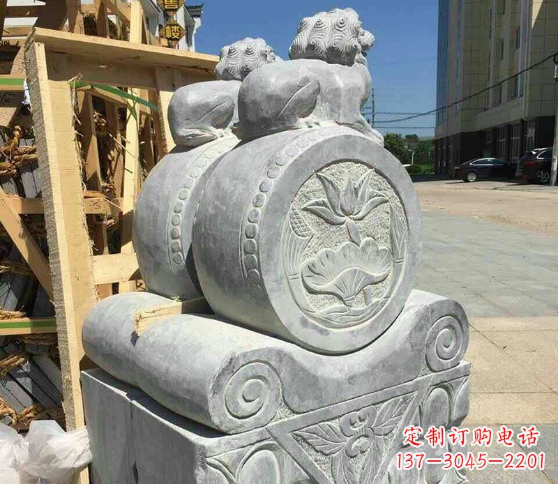 太原中领雕塑:仿古石门墩石雕艺术品