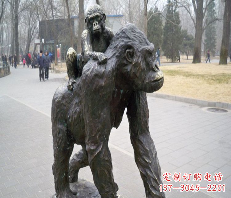 太原多姿多彩的猩猩雕塑