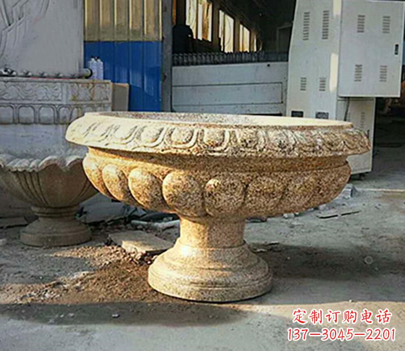 太原领雕塑的石雕花盆雕塑是由一流的雕塑艺术家…