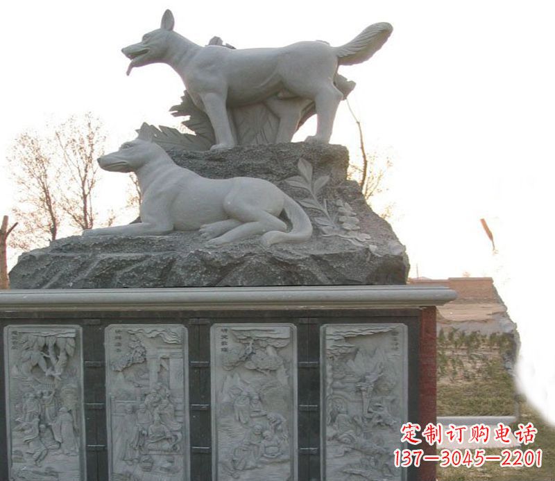 太原体现艺术灵感的两只狗公园动物雕塑