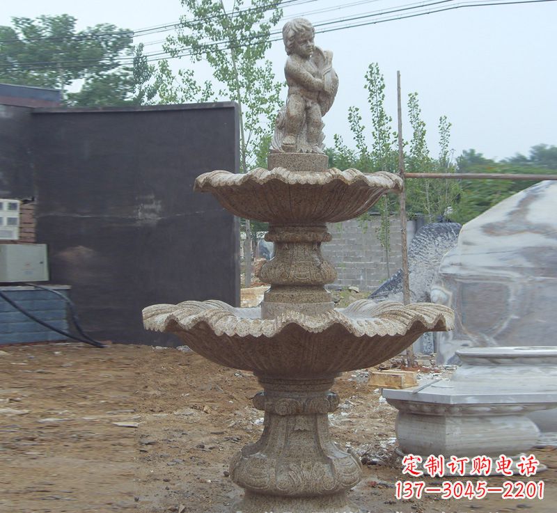 太原双手捧钵的石雕佛像