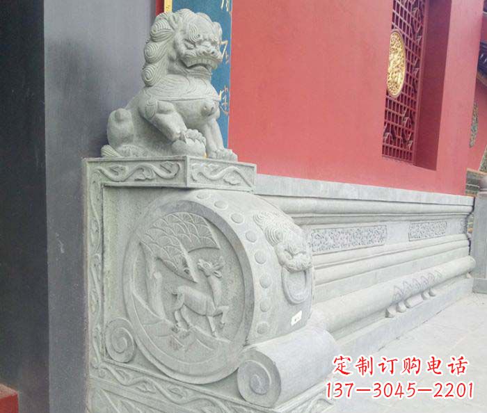 太原寺庙景观狮子石门墩抱鼓石