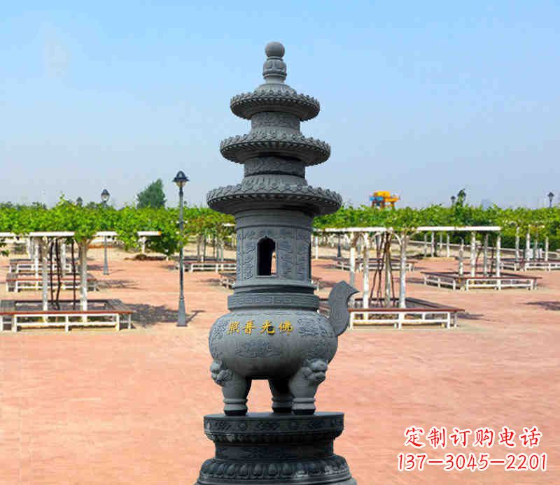 太原寺庙塔铜雕香炉