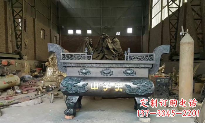 太原寺庙香炉铜雕_2