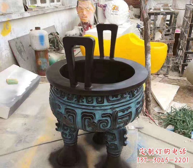 太原寺庙圆型铜雕香炉