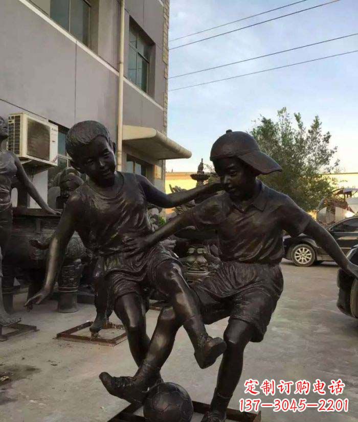 太原踢足球儿童铜雕 (2)