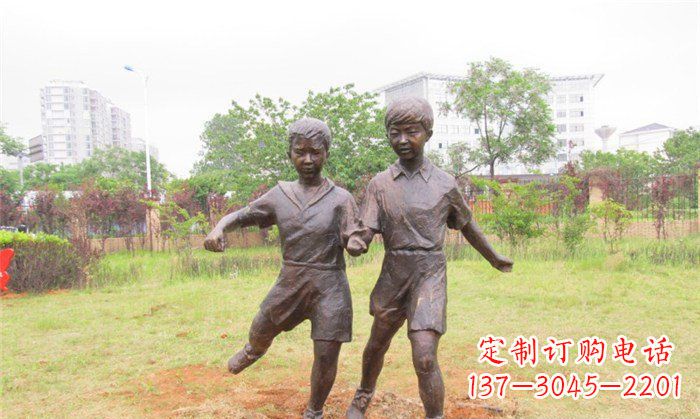太原踢足球公园人物铜雕 (2)