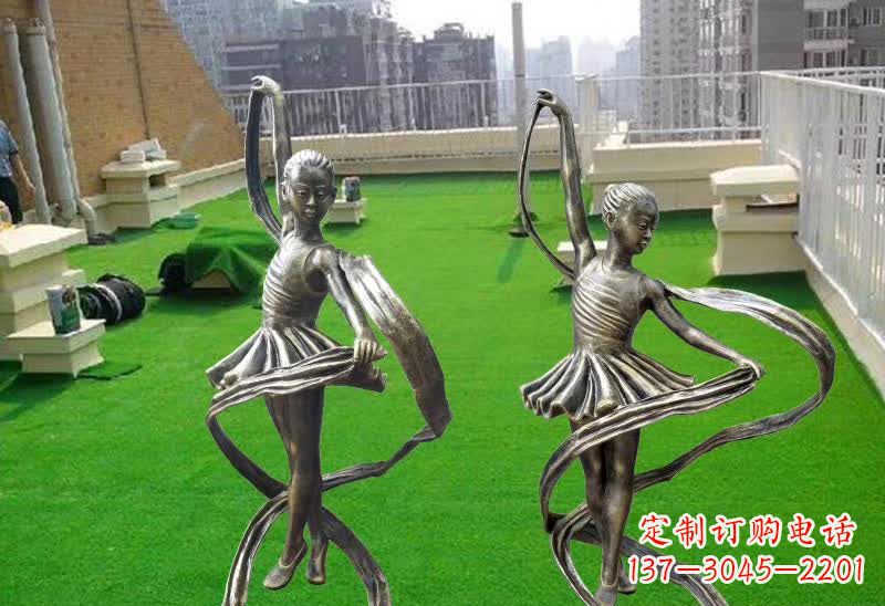 太原跳舞的女孩铜雕