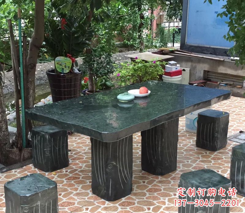 太原庭院长方形石桌凳雕塑