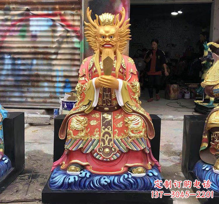 太原铜雕彩绘坐式龙王