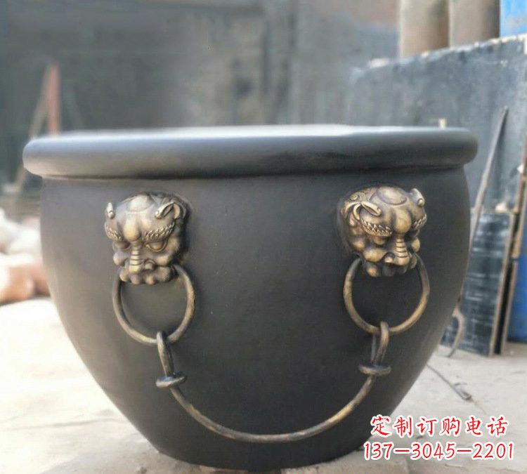 太原铜雕故宫水缸