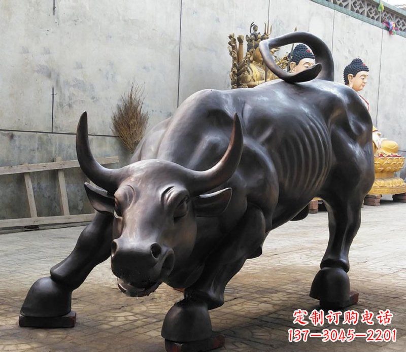 太原铜雕广场华尔街动物牛 (2)
