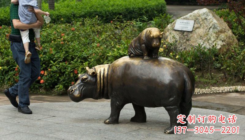 太原铜雕母子河马