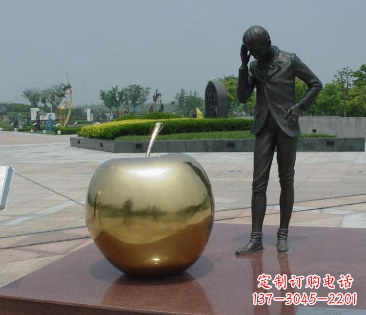 太原铜雕西方人物和苹果
