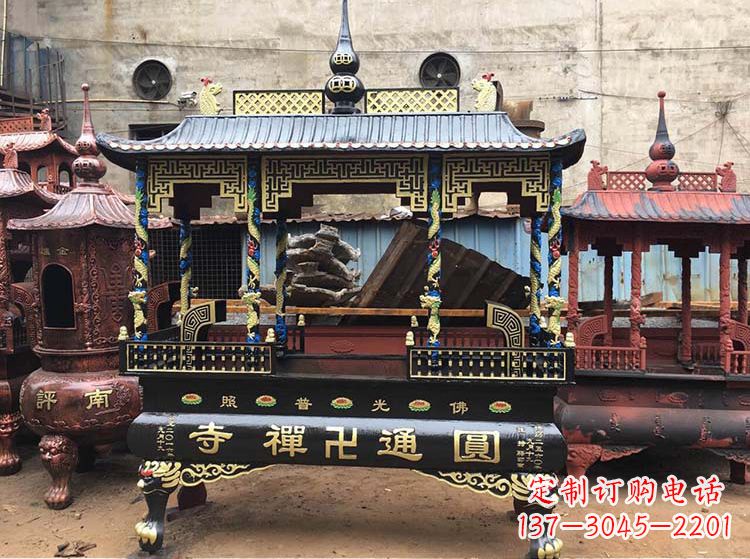 太原铜雕像铁香炉