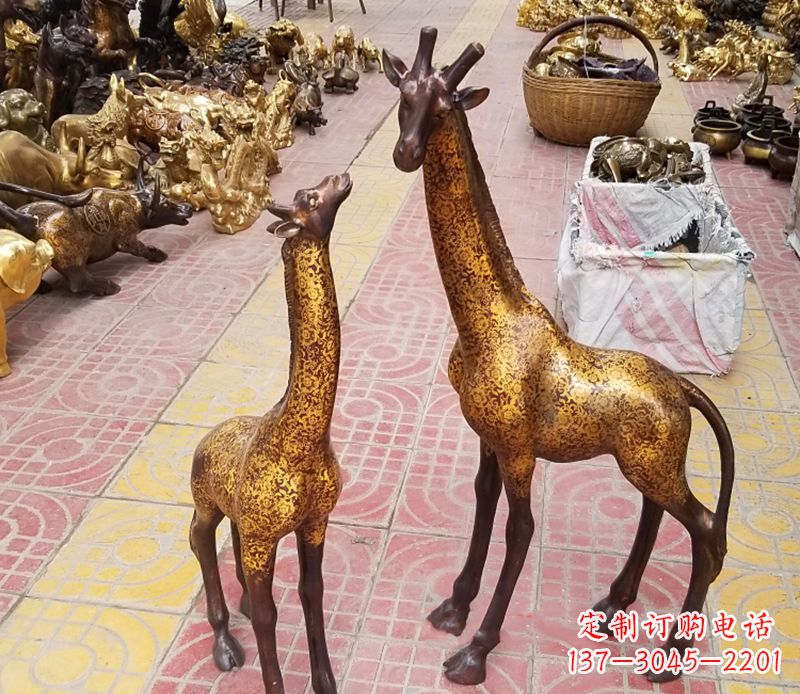 太原铜雕长颈鹿