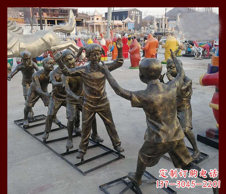 太原玩老鹰捉小鸡的儿童铜雕