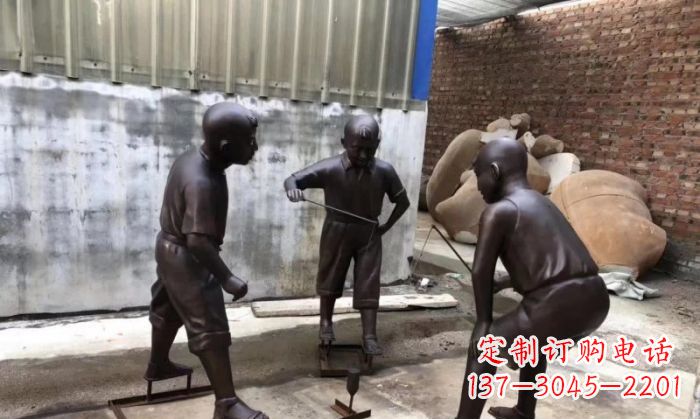 太原玩陀螺人物铜雕 (2)