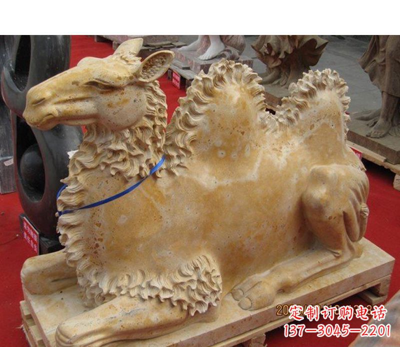 太原晚霞红动物骆驼石雕