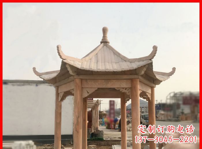 太原晚霞红公园六角石雕凉亭