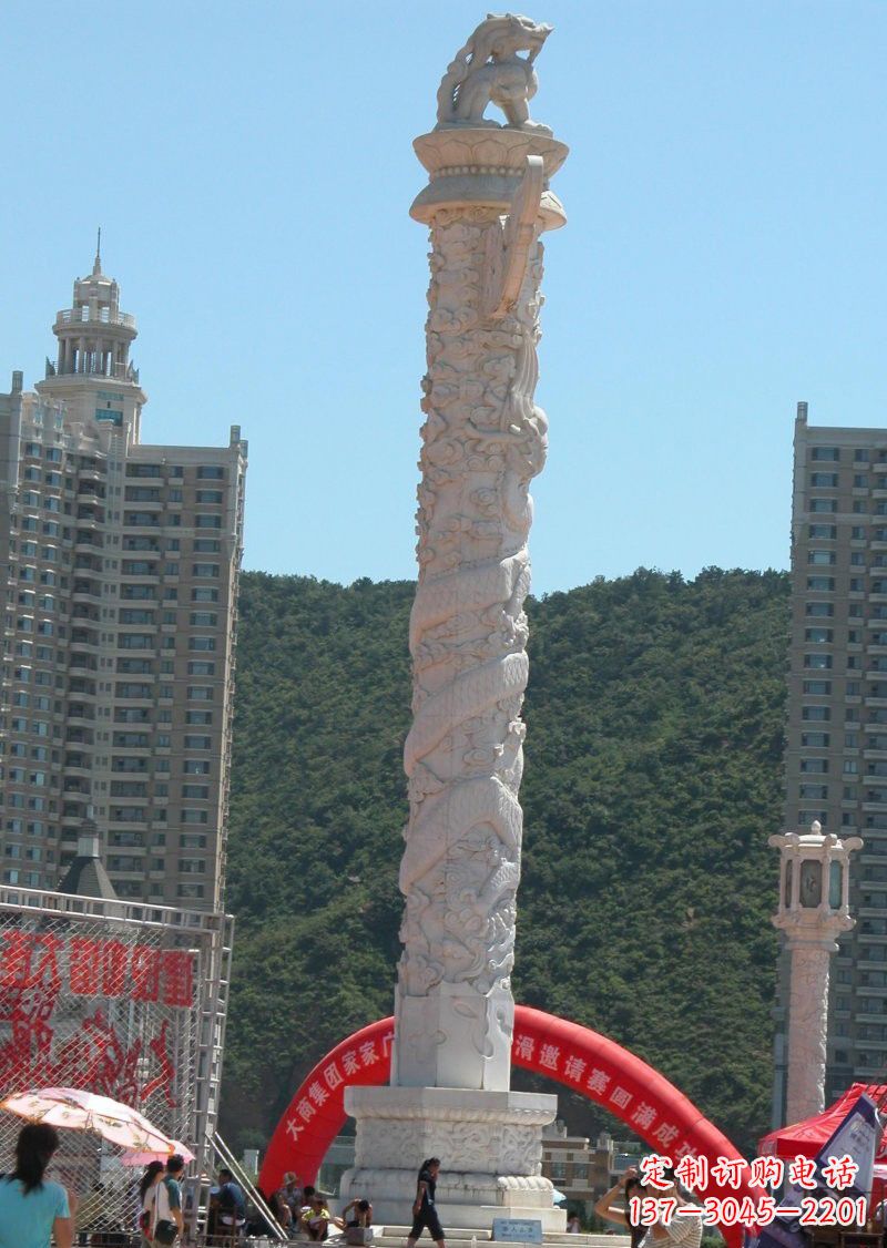 太原晚霞红广场龙柱