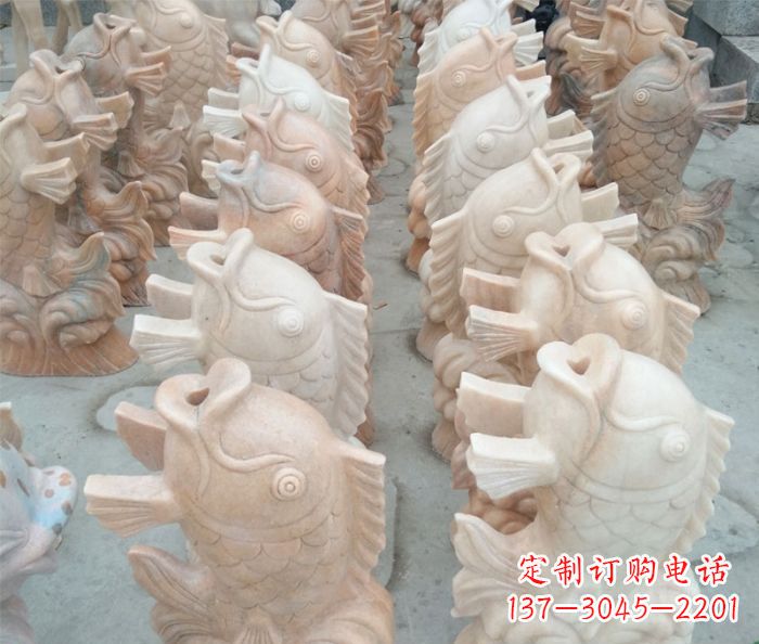 太原晚霞红喷水鲤鱼公园石雕 (2)