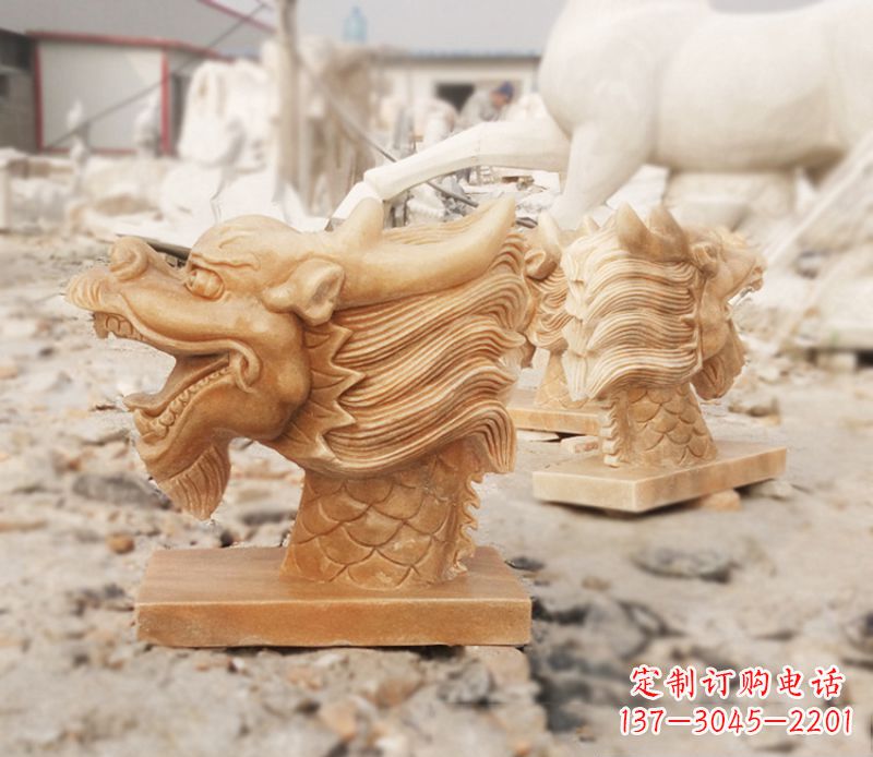 太原晚霞红喷水龙头雕塑