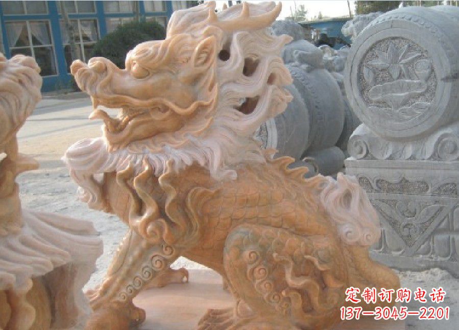 太原晚霞红神兽麒麟雕塑