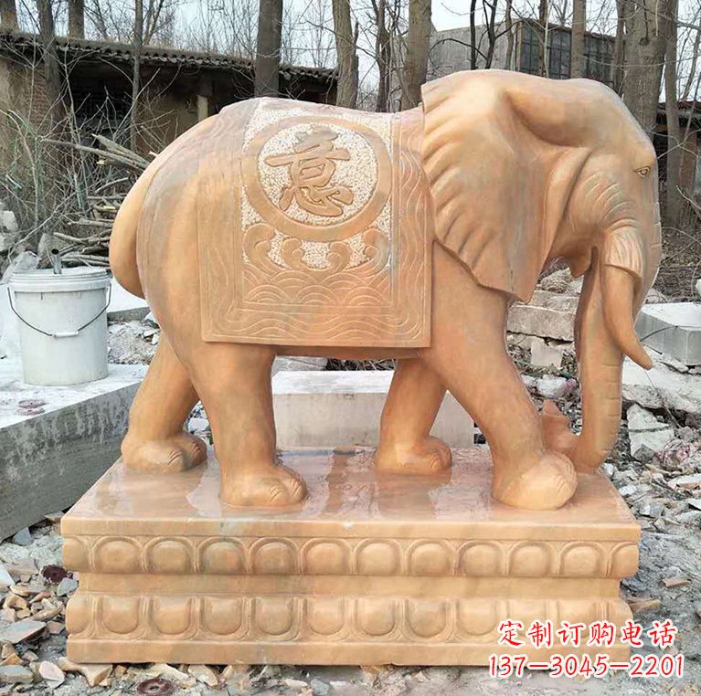 太原晚霞红石材大象雕塑