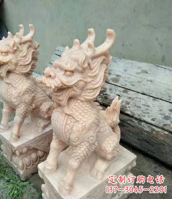 太原晚霞红石雕麒麟