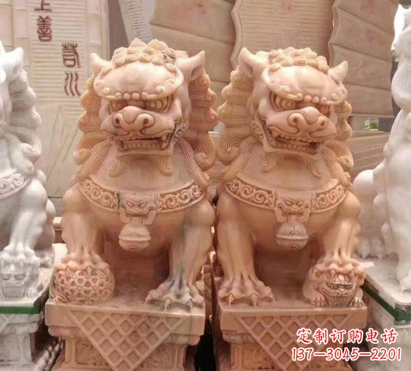 太原晚霞红石雕狮子