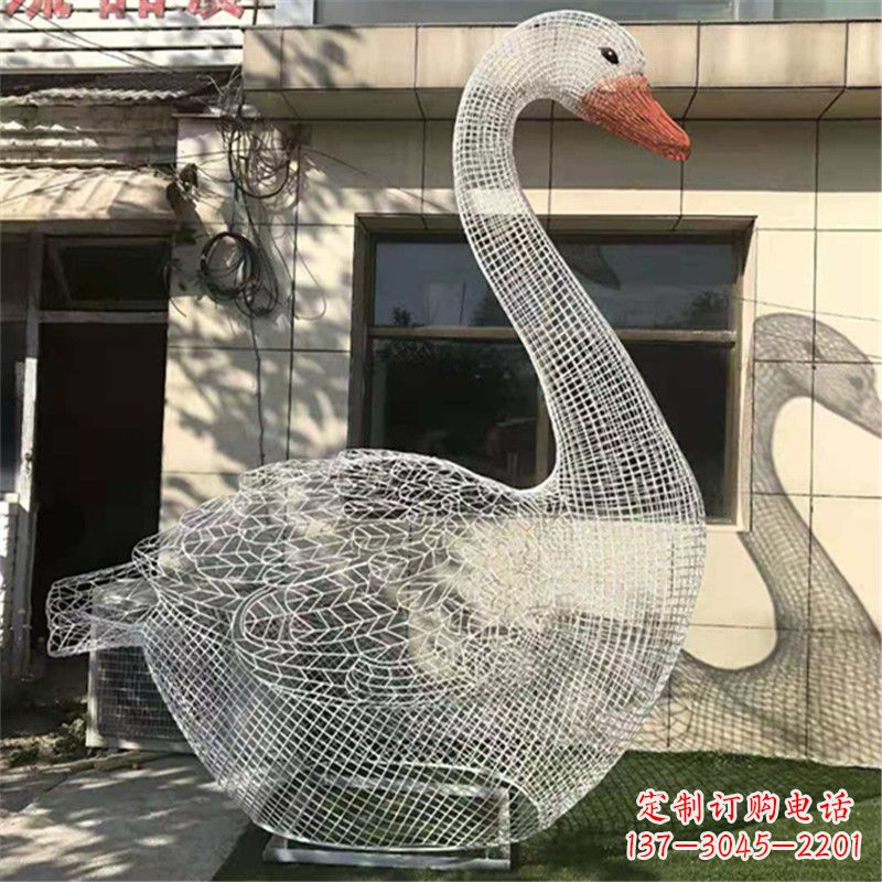 太原卧姿天鹅不锈钢草坪网格动物摆件